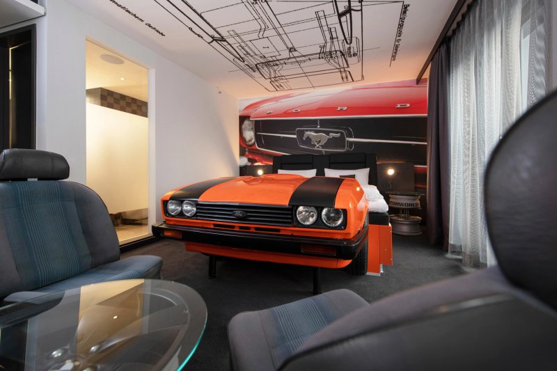 V8 Hotel Köln - Motorworld