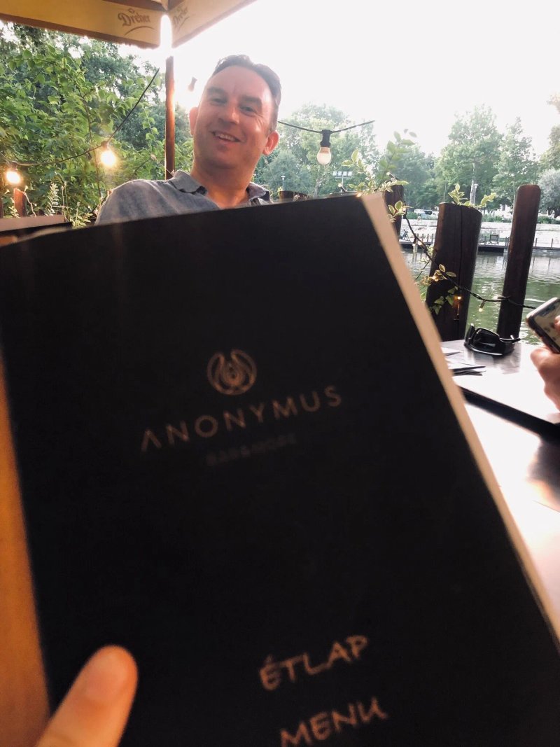 Anonymus Bar&More