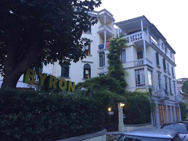Byron Hotel