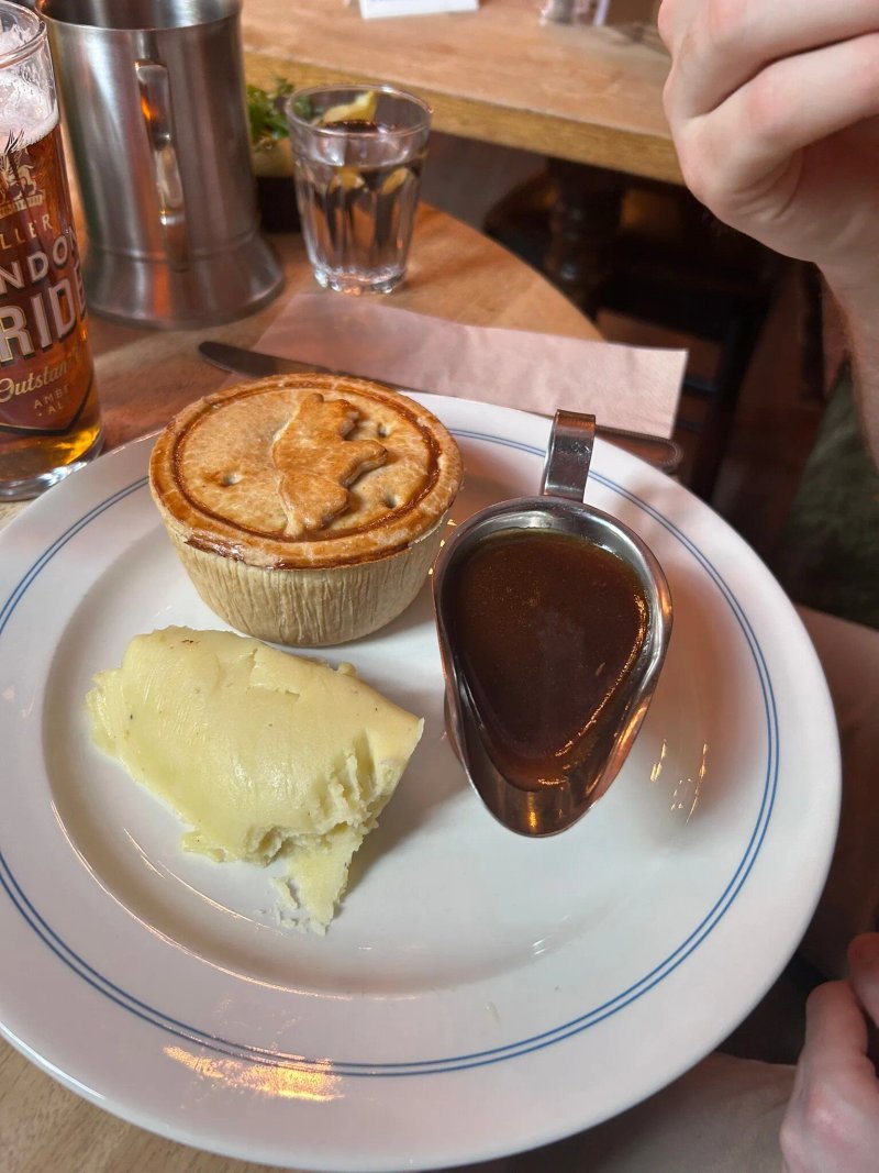 The Hung Drawn & Quartered, EC3
