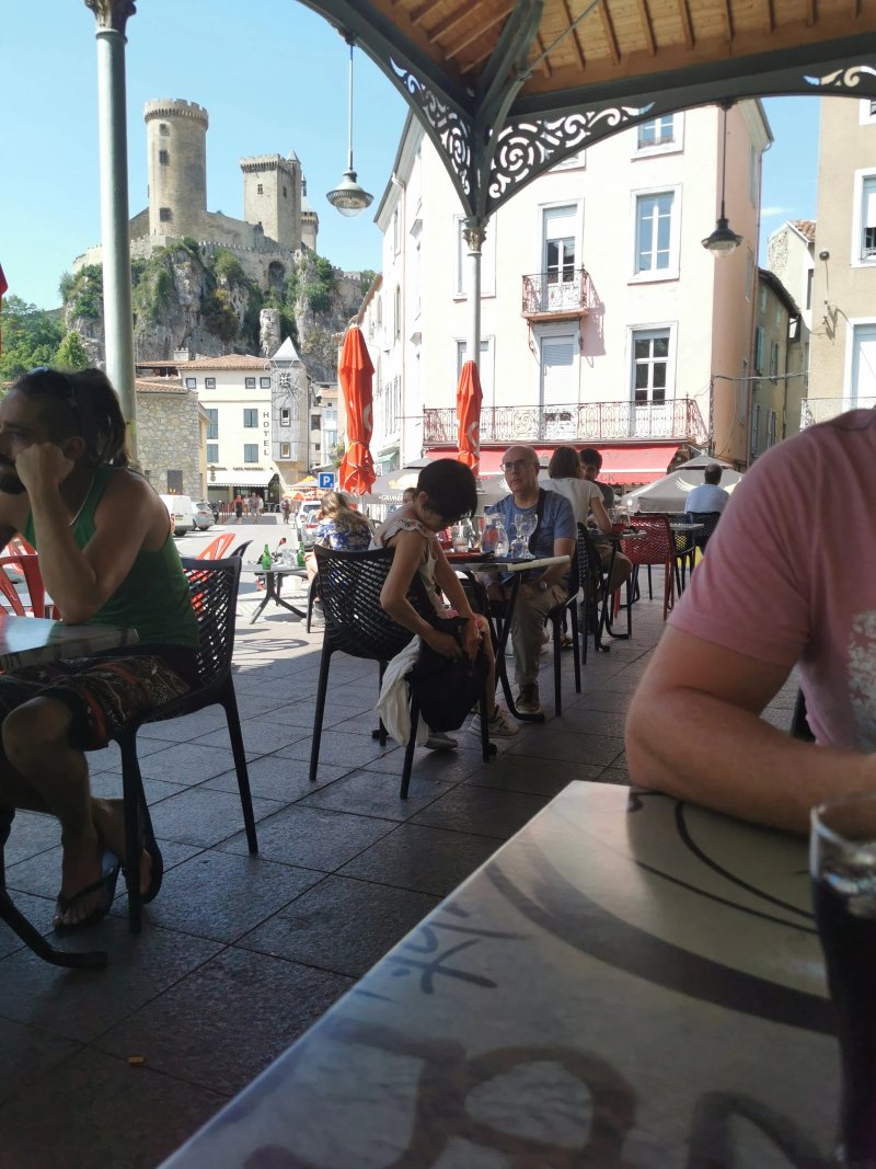 Cafe de la Halle