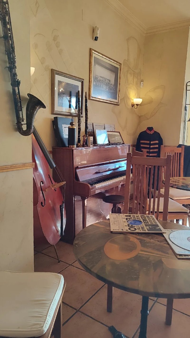 Cafe Opera