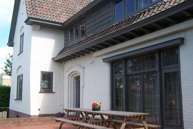 Classic Mansion in Poperinge with Fenced Garden