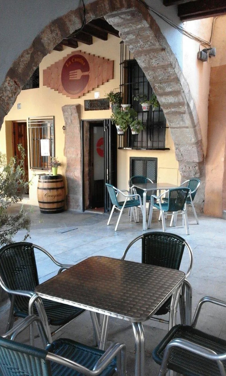 La Cantina