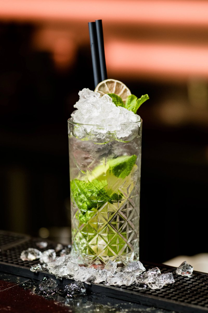 5th Avenue Restaurant & Lounge Bar