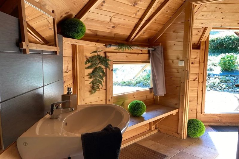 Les Cabanes Dans Les Arbres De Caluche
