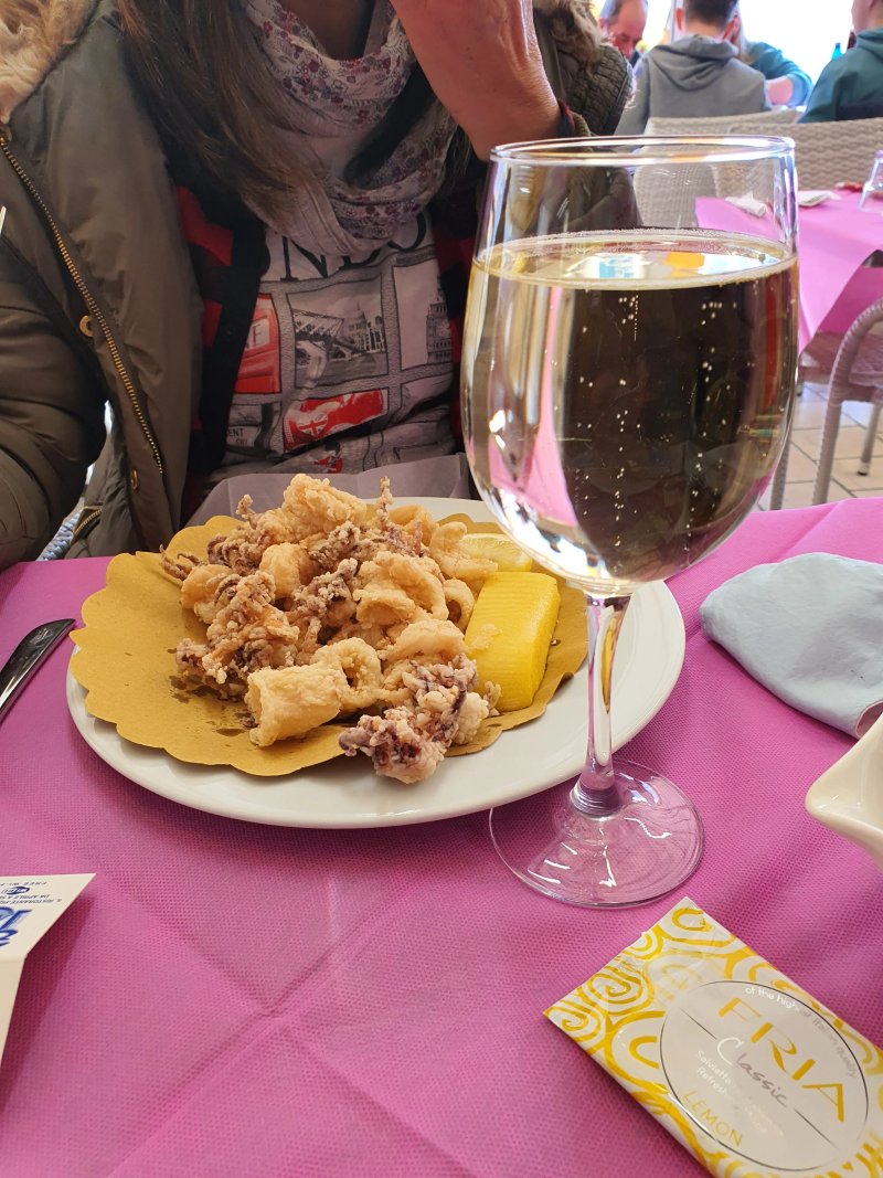 Blue Ice Bar Pizzeria Gelateria Spaghetteria