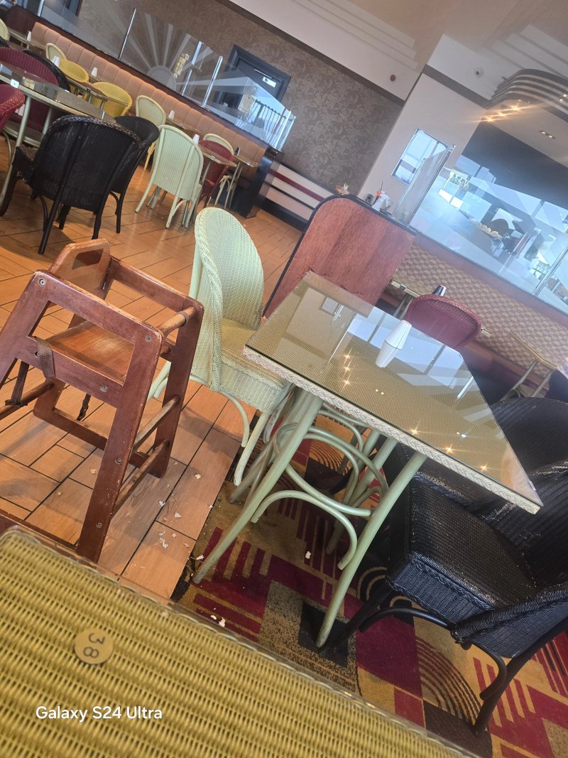 Restaurants & cafés