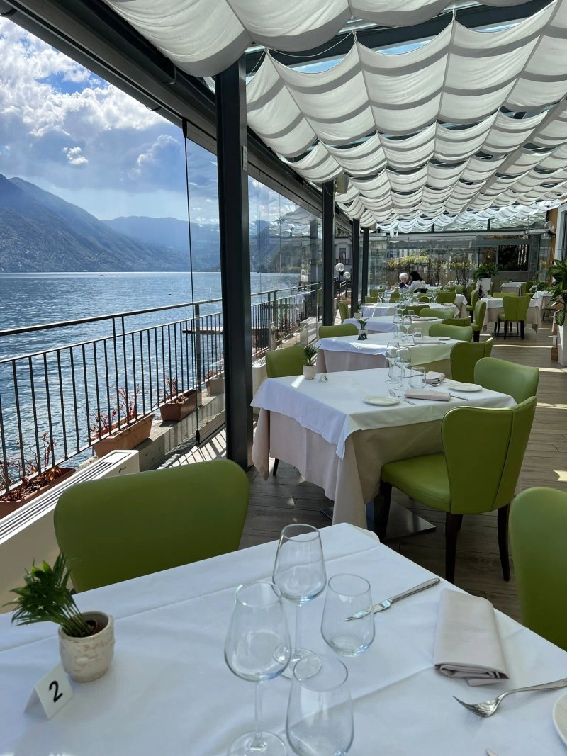 Le Restaurant in Villa