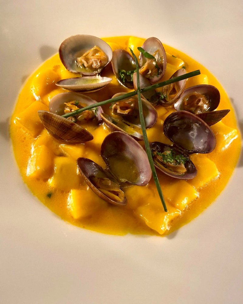 Ultimo Bistro & Wine Bar