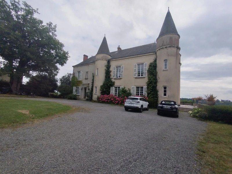 Chateau Haute Roche