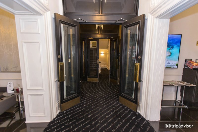 The Queen's Gate Hotel