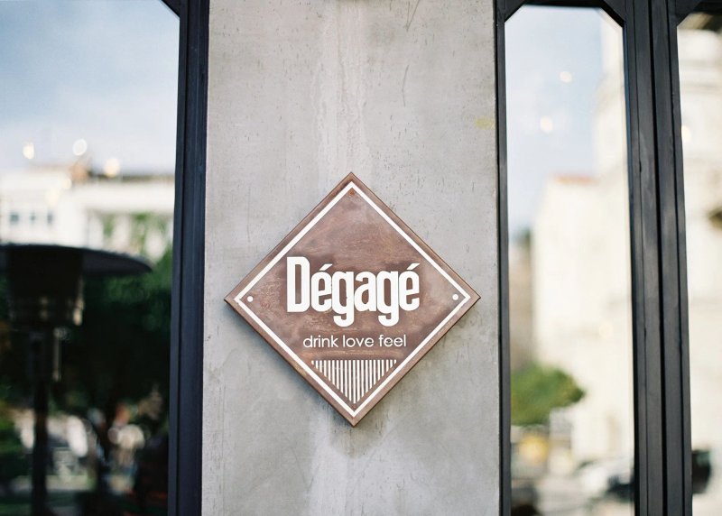 Degage