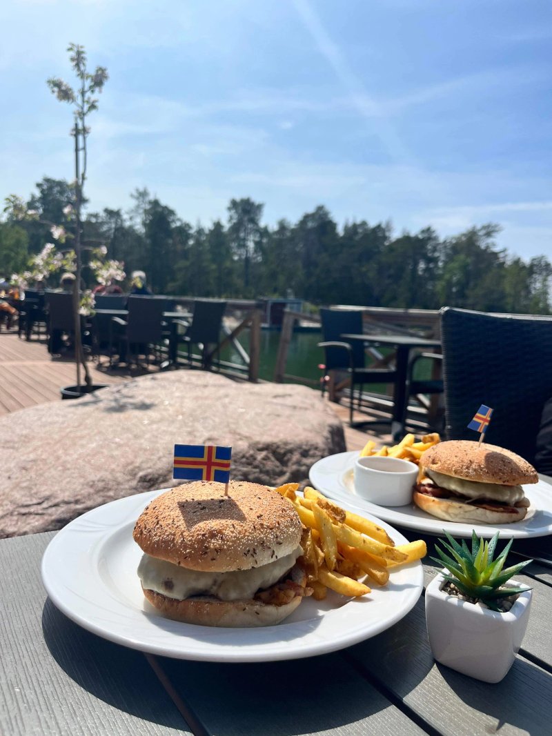 Lolo’s Seaside Cafe & Restaurant