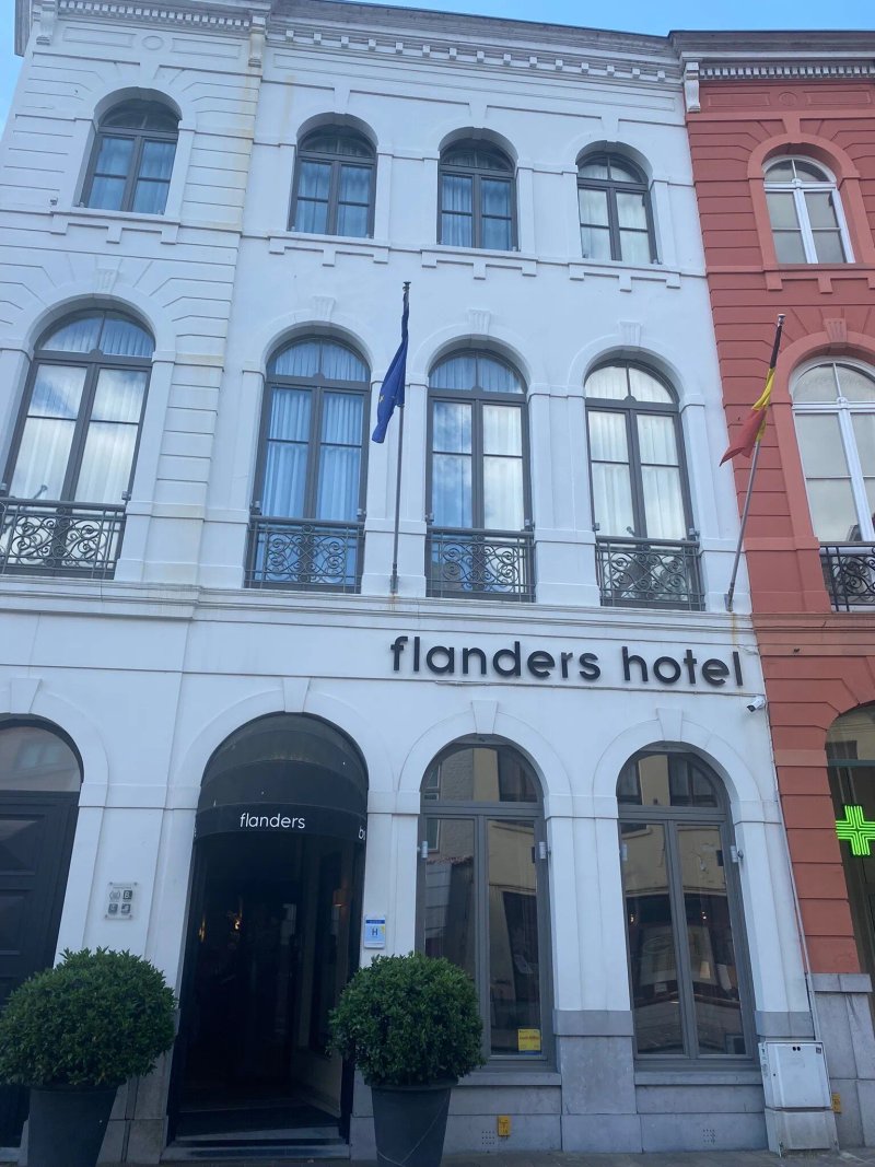 Flanders Hotel