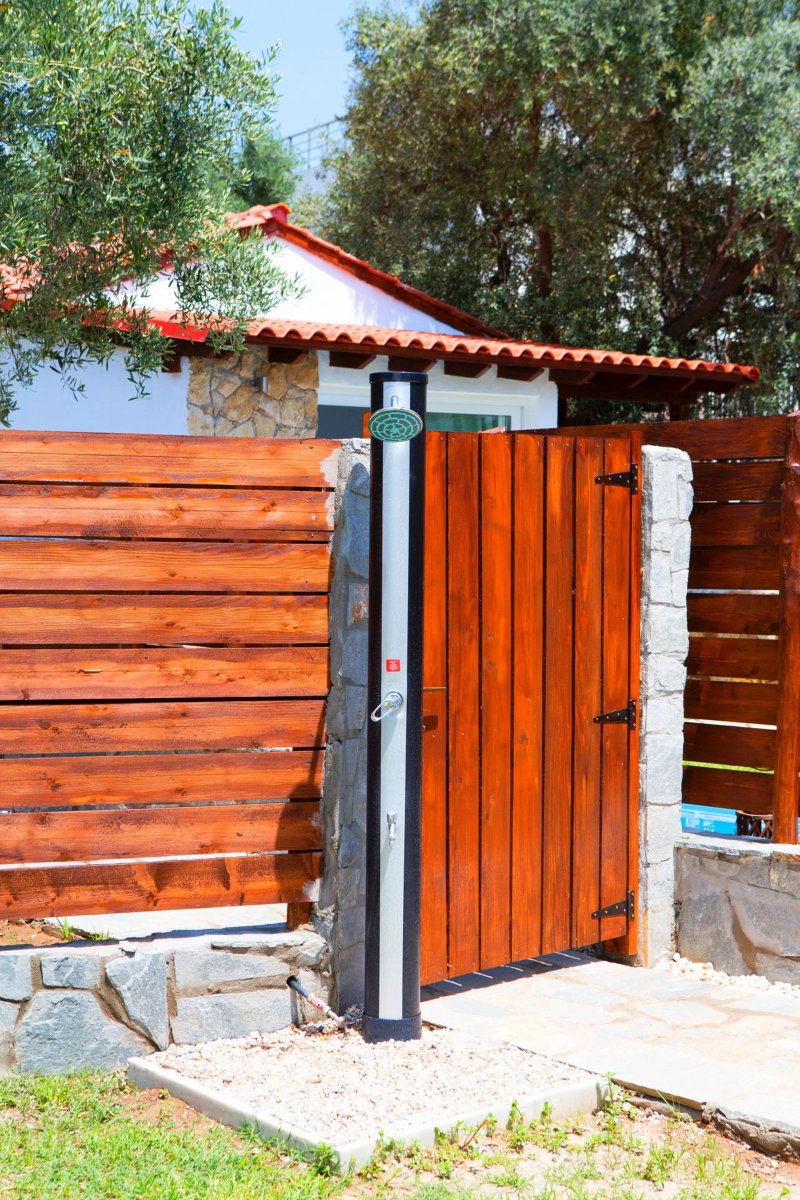 Salonikiou Beach Apartments & Villas