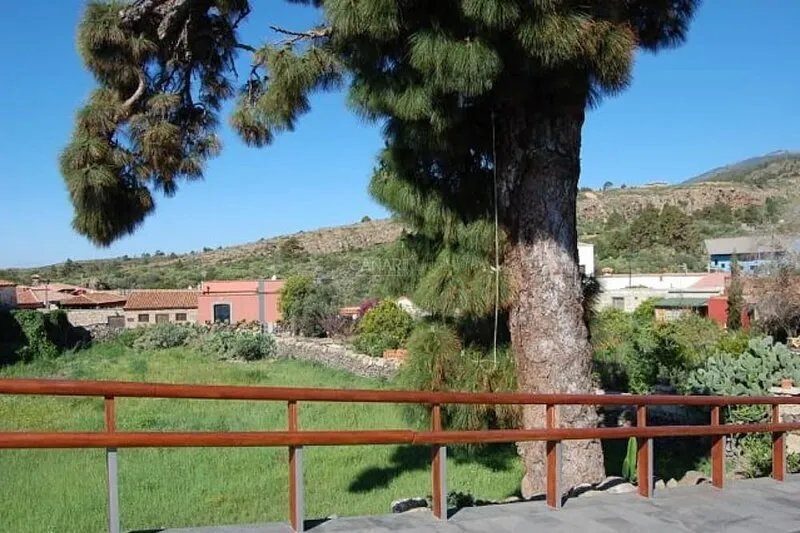 Casa Samuel, rural escape with pool, Las Vegas village