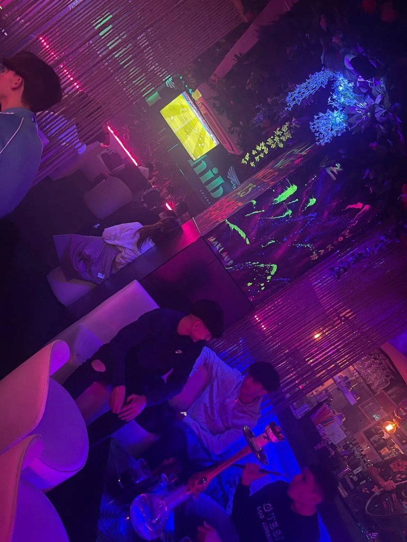 Hibou Shishas & Cocktails