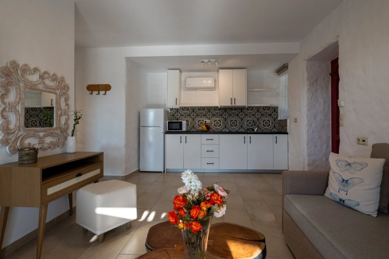 Abeloessa Methonian Hospitality