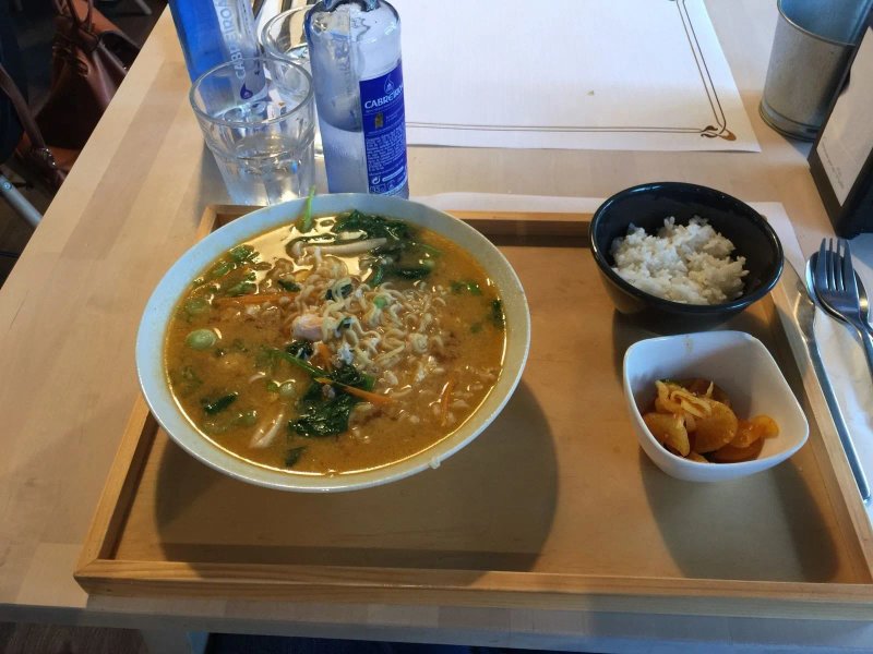 Cafe Bar NuMARU Restaurante Coreano