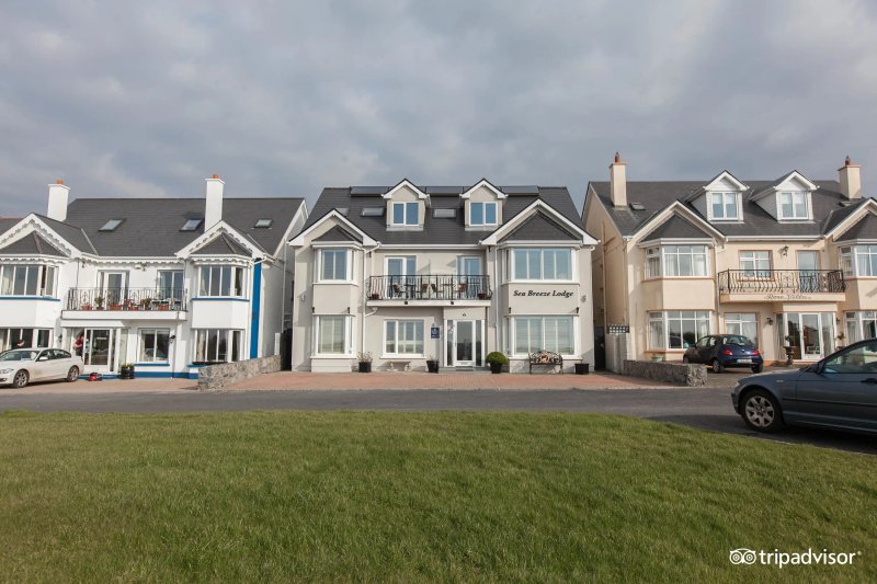 Sea-Breeze Lodge B&B