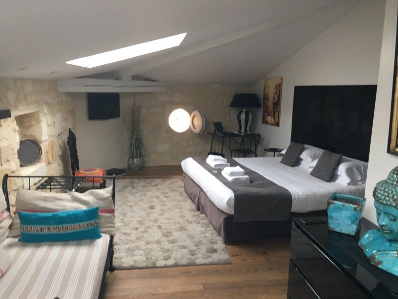 Une Chambre Chez Dupont