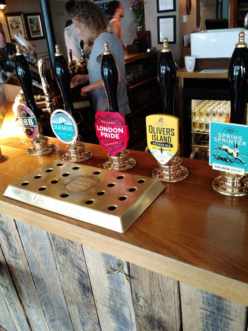 Horse & Groom
