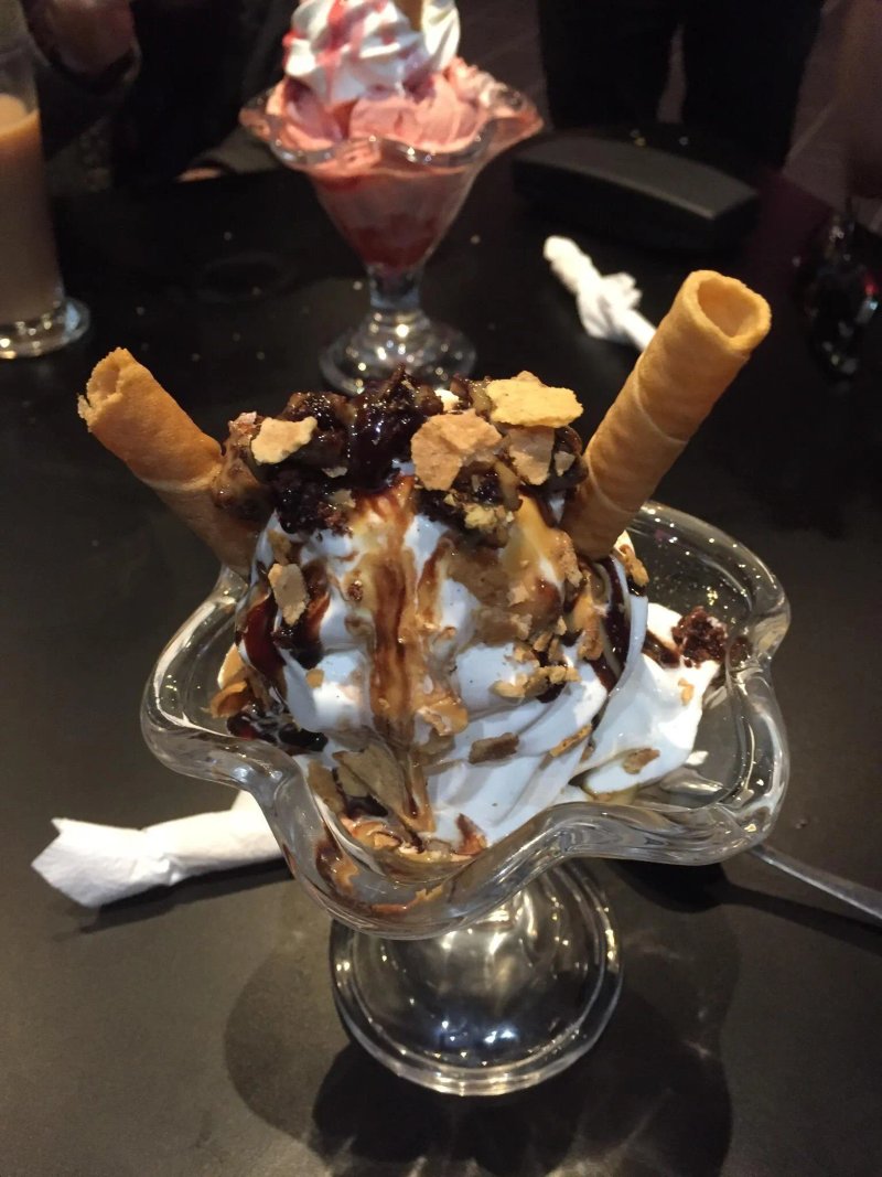 Creams Cafe
