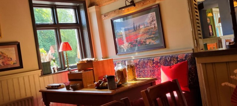 Carnarvon Arms (Hotel)