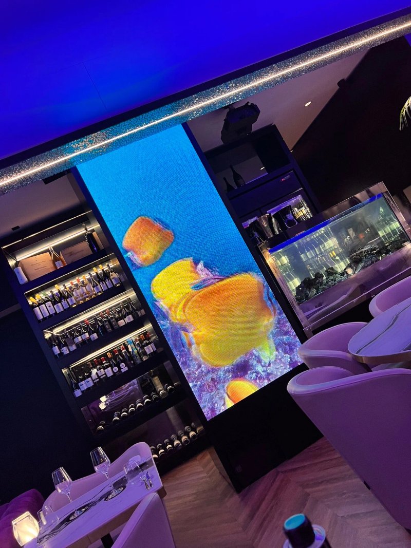 Victor Lounge