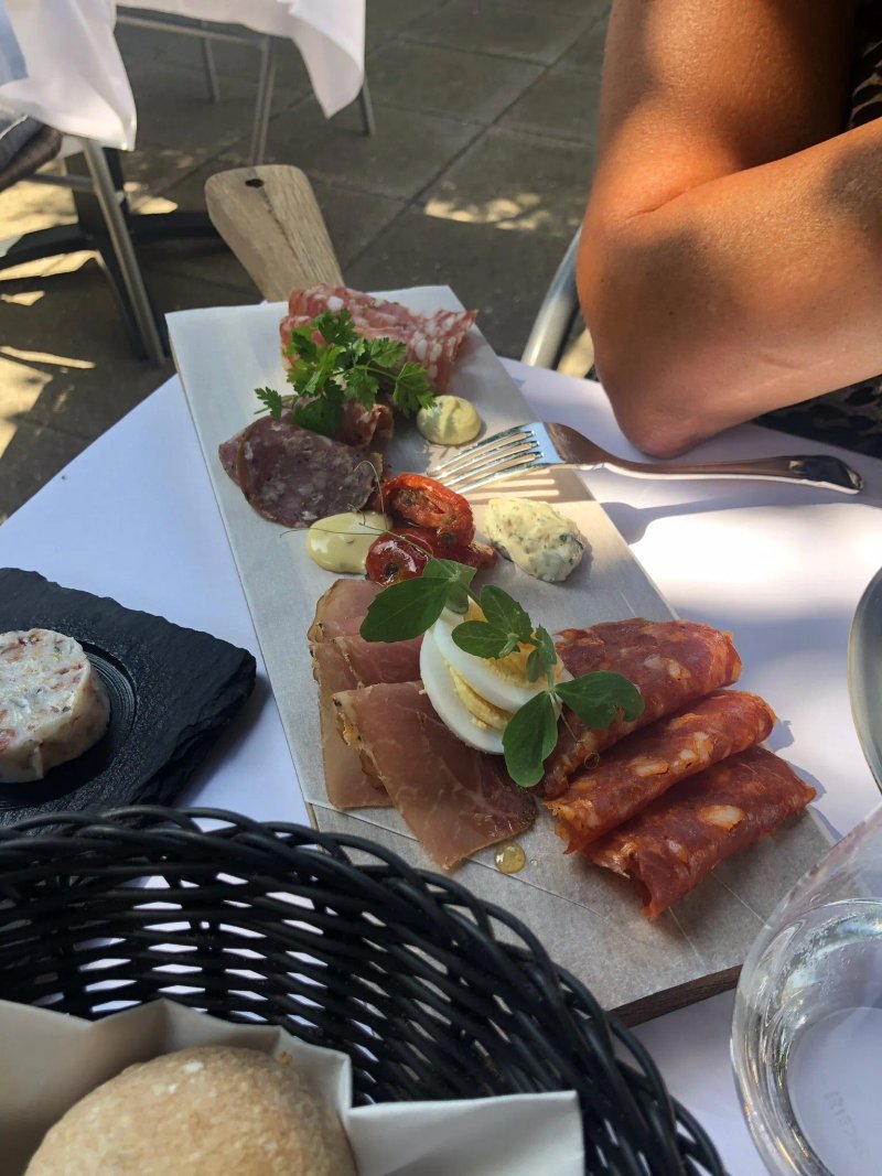 Thudes Restaurant & Vinbar
