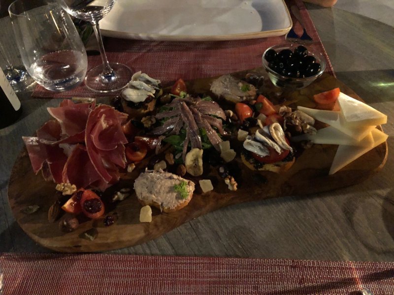 Restaurant & Wine Bar "In Vino Veritas"