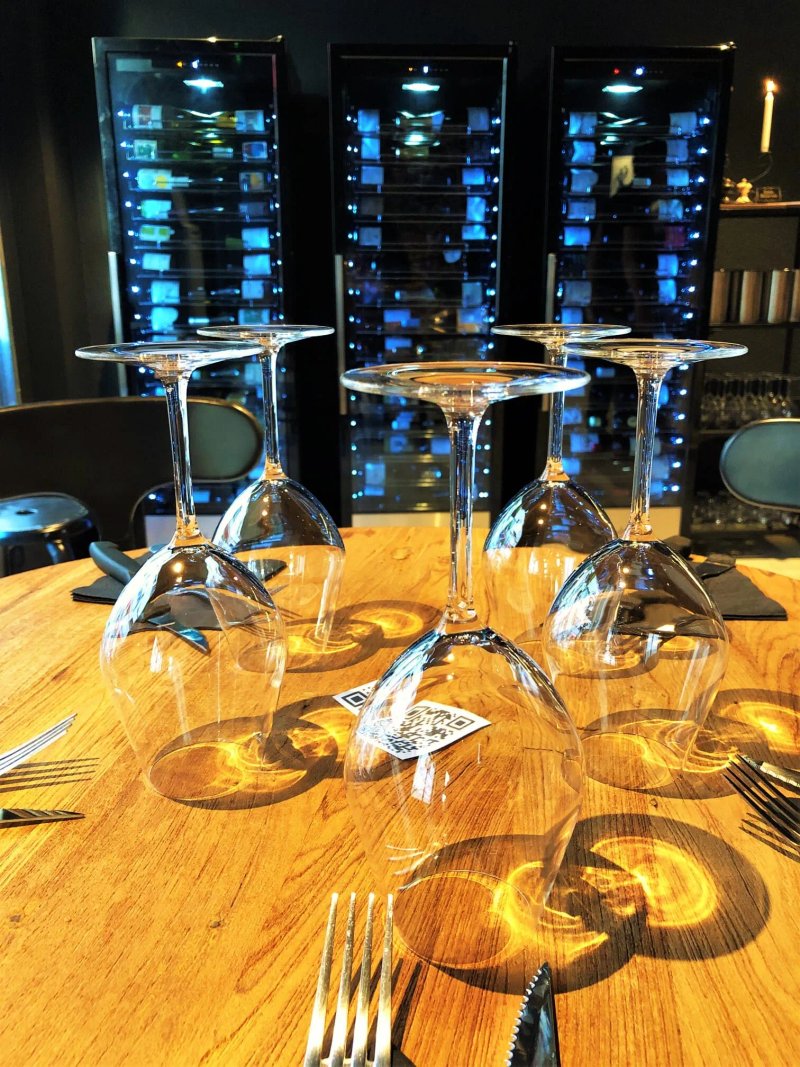 Le Mondrian - Bar A Vin