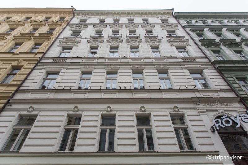 Royal Court Hotel