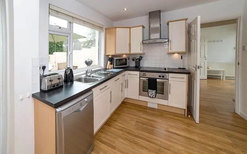 Modern House In The Heart Of Croyde, Walking Distance To Croyde Bay Beach