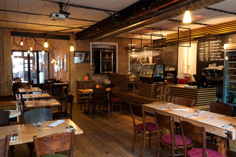 Hugo Bagel Cafe
