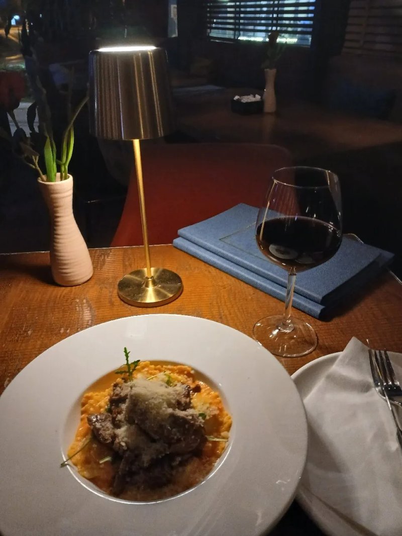 Perla Restaurant and Club