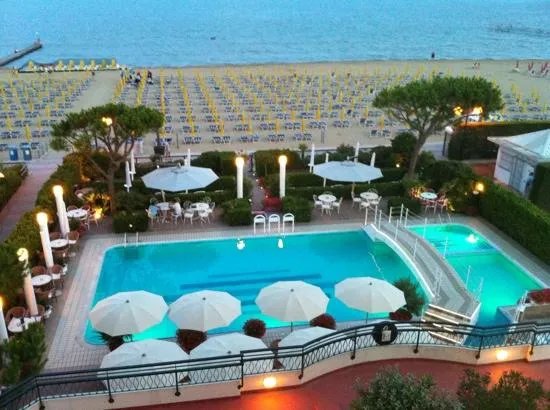 Ruhl Beach Hotel & Suites