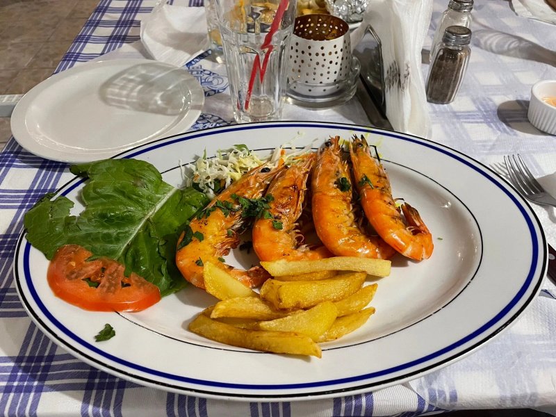 Semis Family Taverna