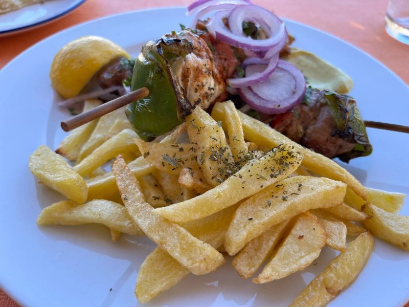 Restaurant & Beach Bar Katsaras