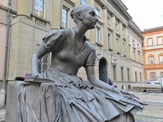 Monumento A Cristina Trivulzio Belgiojoso