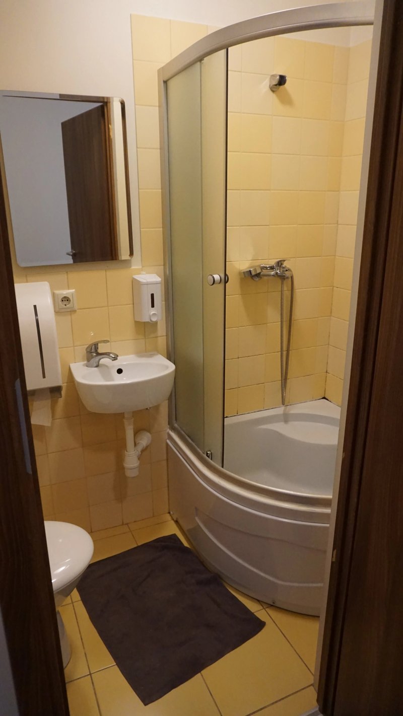 Happy Hotel