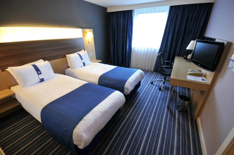 Holiday Inn Express Leigh - Sports Village, an IHG hotel