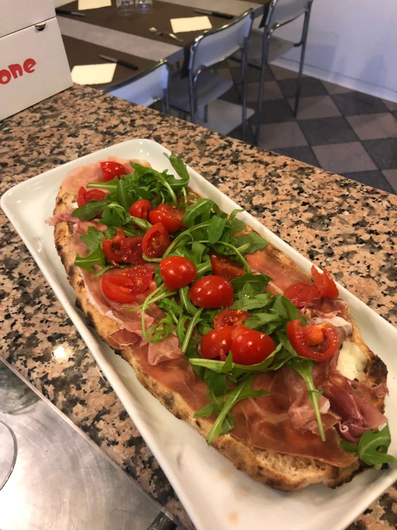 Pizzeria La Vesuviana