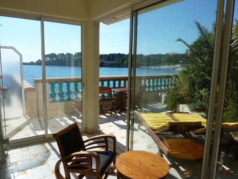 Baie Doree Hotel