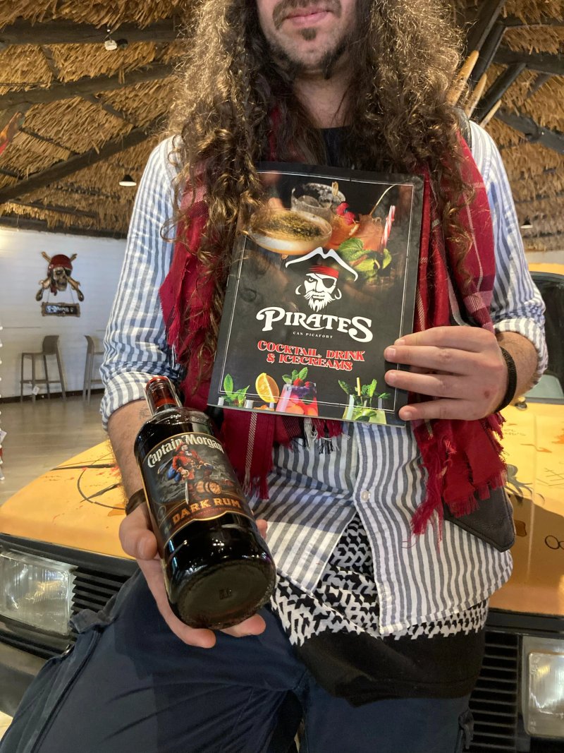 Bar Pirates