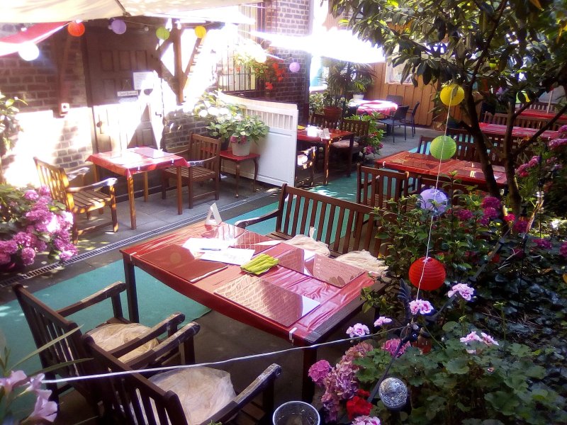 PINGSDORFER - Hof Restaurant und Biergarten