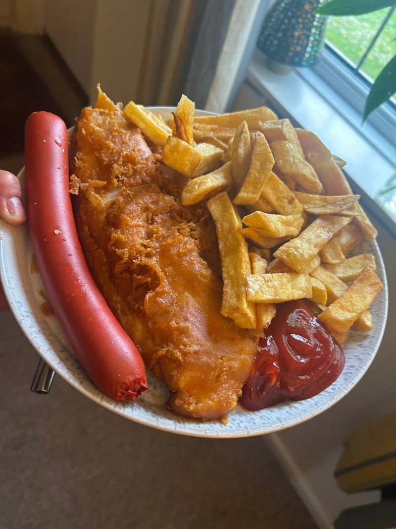 Monica's Fish Bar & Cafe