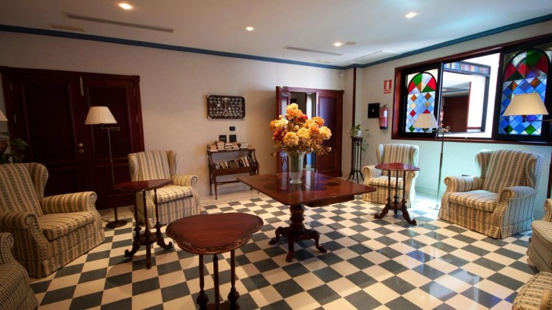 Hotel Reveron Plaza