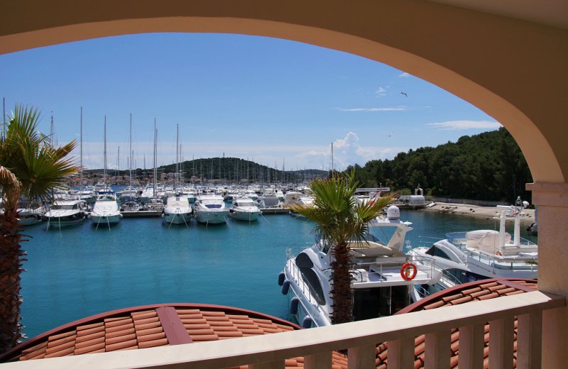 Marina Frapa Resort Rogoznica - Hotel Otok